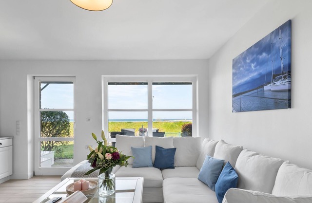 "Strandblick" vacation apartment - front row with a fantastic view of the Baltic Sea