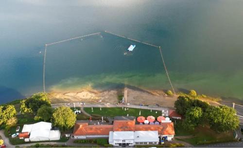 Strandhaus Edersee Nr 12 - Kaminzimmer, Seeblick, Badestrand, Seeterrasse