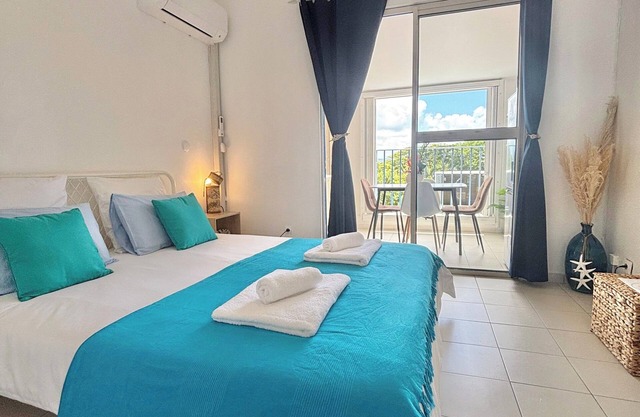 Studio Blue Wave Diamond - sea view, 1 minute walk from the beach!