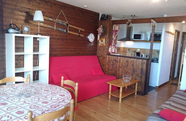 Stud 4 pers 27 m2 comfortable, well located, sunny. Weeks and weekends