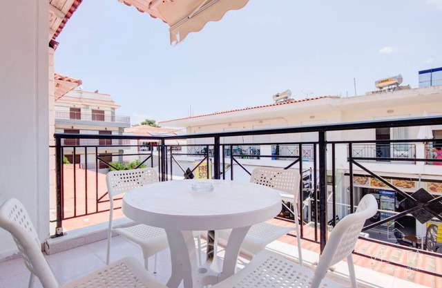 Studio 1C in Hanioti close to beach and shops