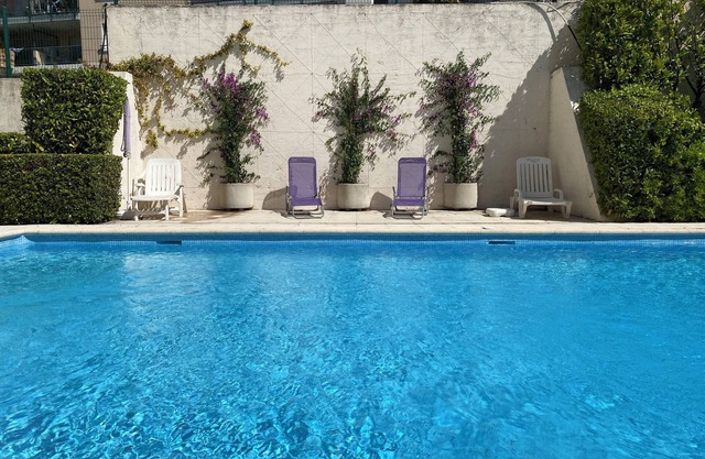 Studio 26 m2 with pool & private parking