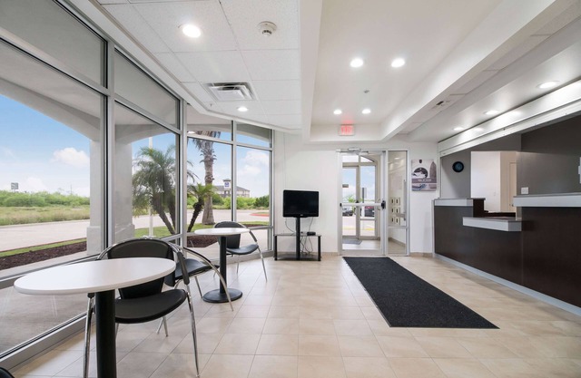 Studio 6 Ingleside, TX