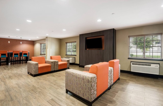 Studio 6 Lenexa, KS - Overland Park