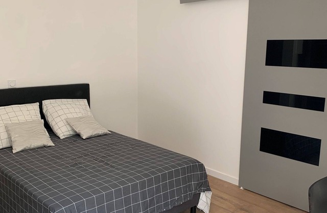 Studio Apartment '1' with Private Terrace, Shared Garden and Wi-Fi