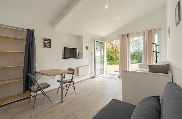 Studio Apartment 'Au Petit Chez Nous' with Private Terrace, Private Garden and Wi-Fi