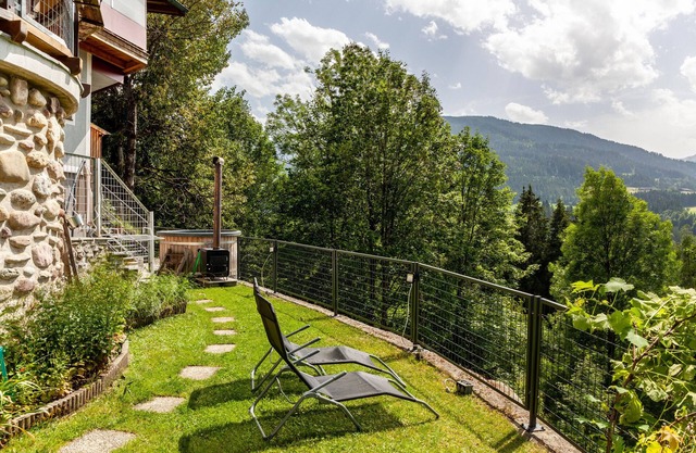 Studio Apartment "Haus Auner Top 5b" with Mountain View, Private Terrace & Wi-Fi