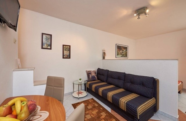Studio apartment in Mastrinka with Loggia, Air condition, WIFI, Washing machine (5159-1)