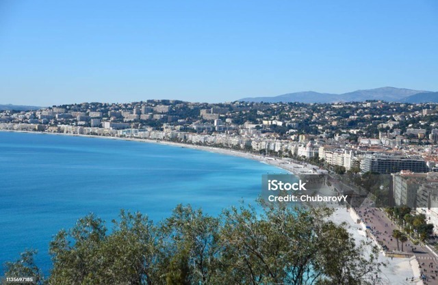 Studio apartment in the centre of Nice, close to beaches, old town, transport