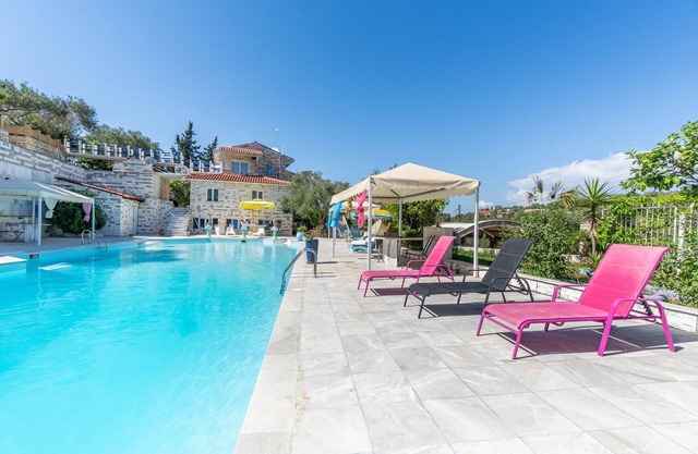 Studio Apartment 'Paco's Resort Standard 3' with Mountain View, Wi-Fi and Air Conditioning