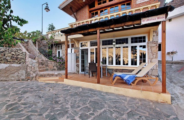 Studio Apartment "Paraíso del Molinero Bajo" with Shared Pool & Private Terrace