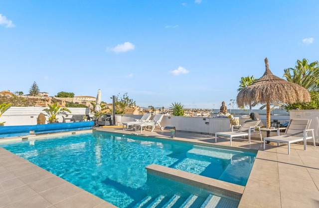 Studio Apartment "Quesada" with Mountain View, Shared Pool & Wi-Fi