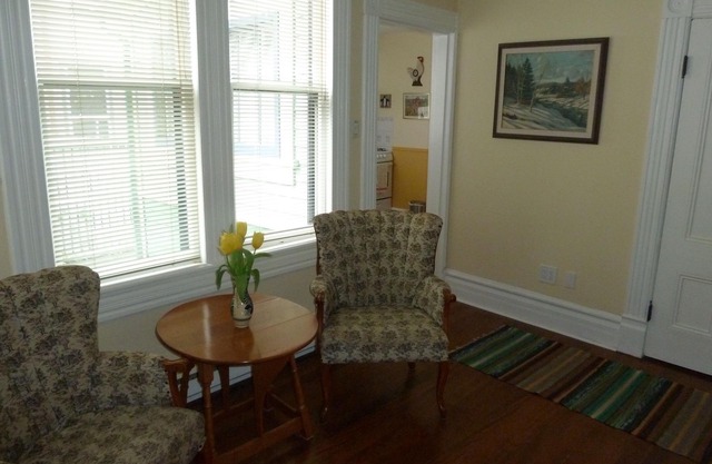 Studio Apartment with charm in a Heritage Home just steps to the Ocean.