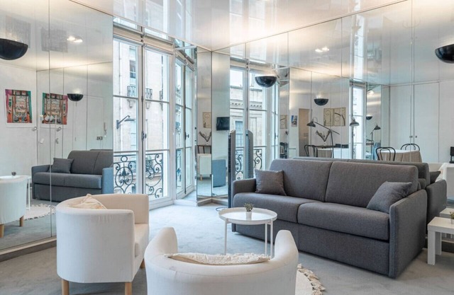 Studio at Jardin du Luxembourg