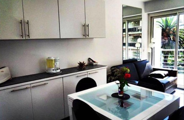 Studio avec vue sur la mer et terrasse amenagee a Juan les Pins