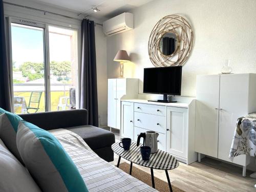 Studio cabine 4 couchages à Bormes-les-Mimosas avec climatisation et parking - FR-1-251-864