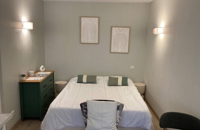 Studio-Comfort-Ensuite with Bath