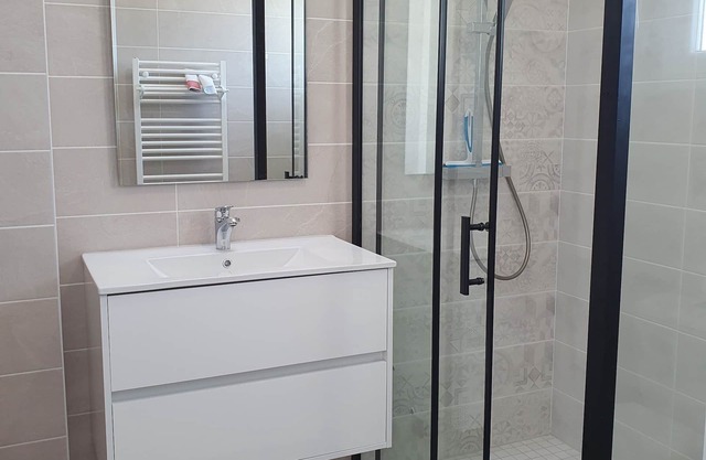 Studio Cosy Avec Terrasse Dans une Maison Neuve Près de Royan