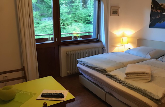 Studio '4' with Shared Terrace, Balcony and Wi-Fi