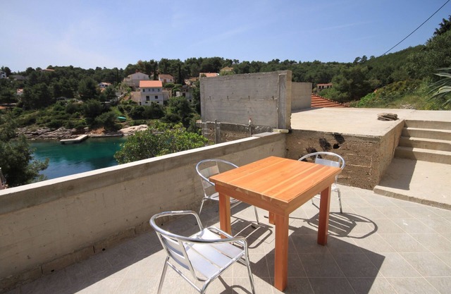 Studio flat near beach Basina, Hvar (AS-8754-a)