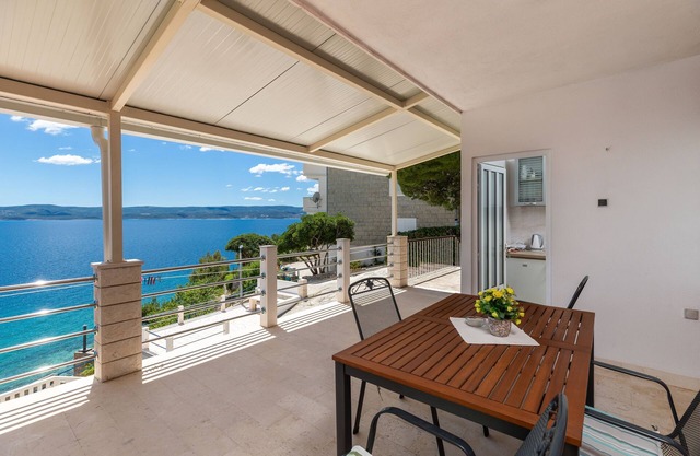 Studio flat near beach Mimice, Omiš (AS-18149-a)