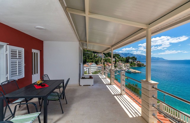 Studio flat near beach Mimice, Omiš (AS-18149-b)