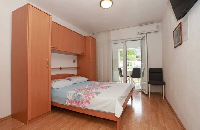 Studio flat with air-conditioning Baška Voda, Makarska (AS-6827-j)