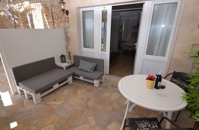 Studio flat with terrace and sea view Murvica, Brač (AS-20190-a)