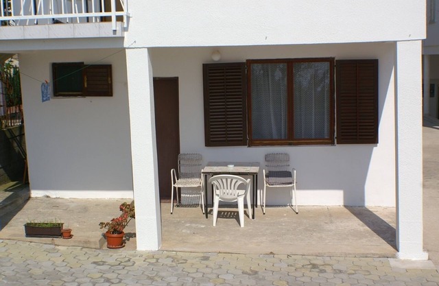 Studio flat with terrace and sea view Podaca, Makarska (AS-2634-a)