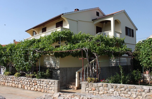 Studio flat with terrace Sali, Dugi otok (AS-8136-a)