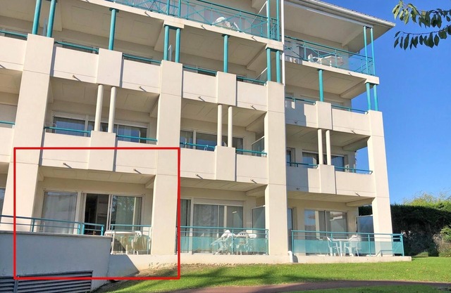 Studio for 4 people with terrace, ideally located, residence with swimming pool