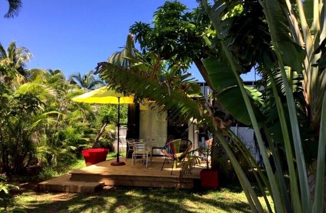Studio in lush greenery located 200m from the beach