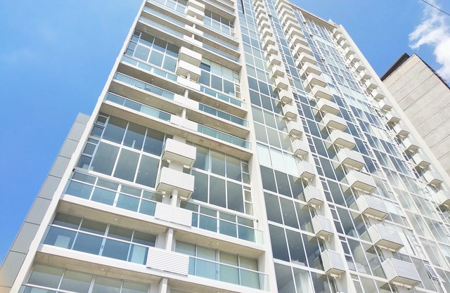 Studio in Modern High Rise, AC, Pool, Gym, GREAT Location 6c