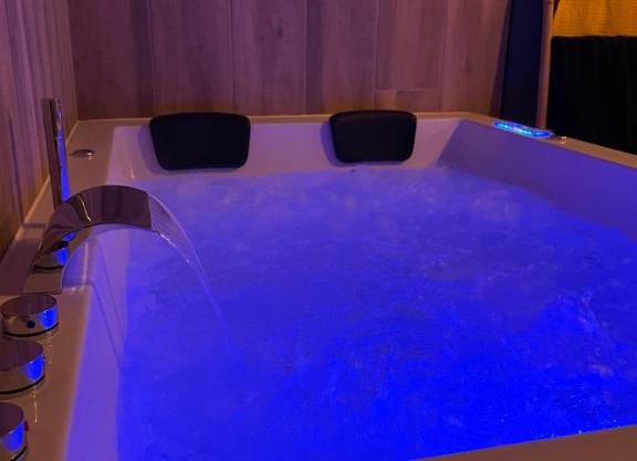 Studio jacuzzi Love Room