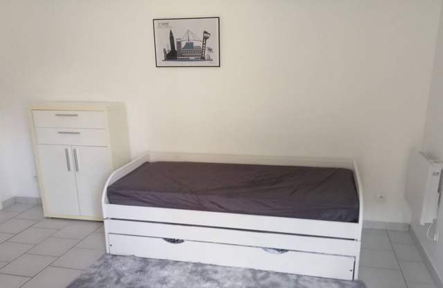 Studio Meublé 25m2 Proximité bus Supermarché les Docks