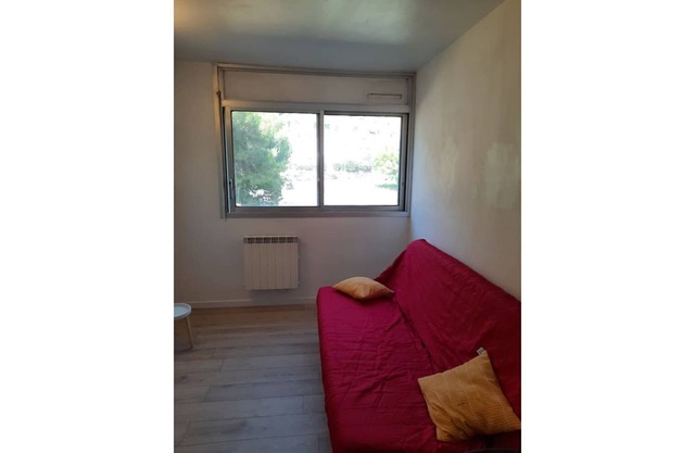 Studio near beach with parking