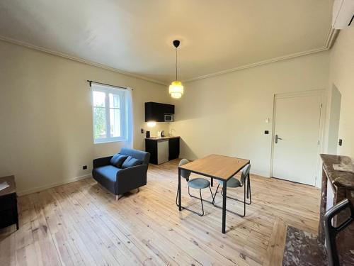 Studio rénové dans une charmante résidence
