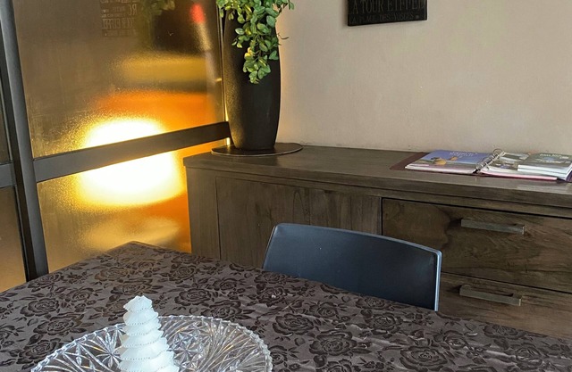 Studio sleeps 3 nyons downtown with garden quiet area