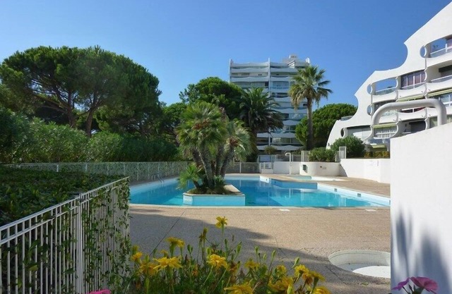 STUDIO SLEEPS 4 IN QUIET AREA OF LA GRANDE MOTTE | PETITE MOTTE