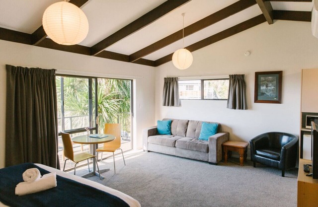 Studio Unit Sea View Mid Level