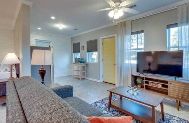 Studio w/Gazebo-Swanky Savannah Style