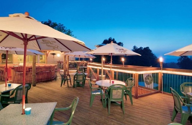 Studio w Indoor Pool, BBQ Area & Spa at Lakeview Golf Resort