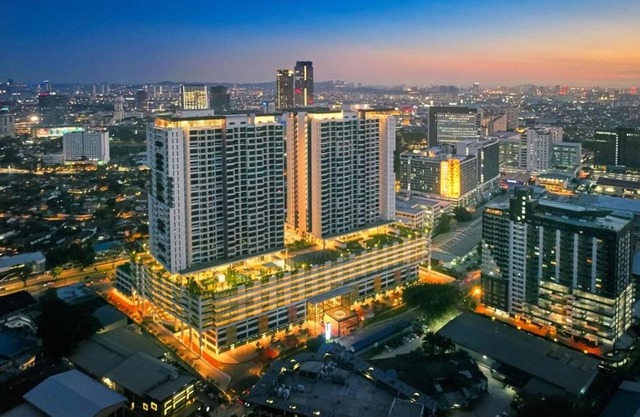 Studio with KLCC View by Gavin