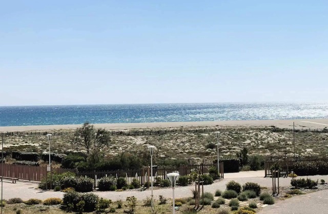 STUDIO WITH LOGGIA sleeps 5 PORT LEUCATE. Ref: 2NEF 21K3