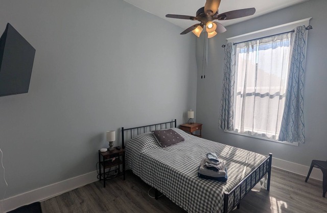 Studio with Queen Bed