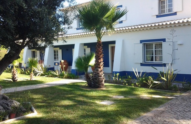 Study in Casa Vicente