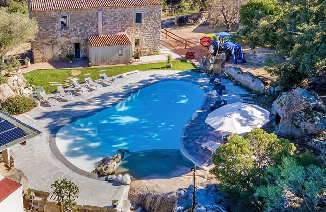 Stunning private villa for 8 people with A/C, WIFI, private pool, TV, patio and pets allowed