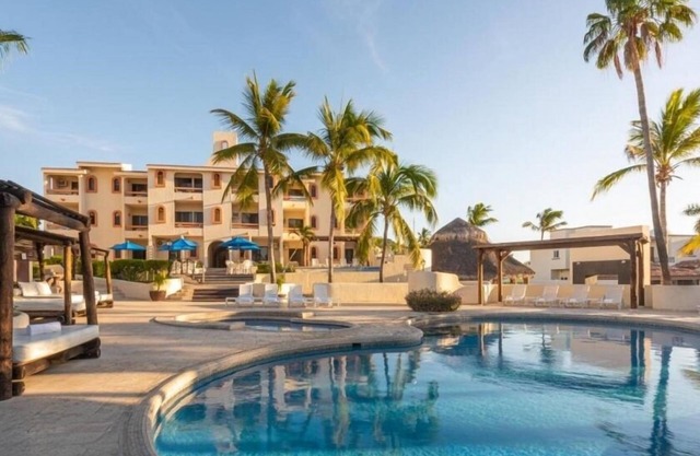 Stunning 1BR Condo with Outdoor Pool