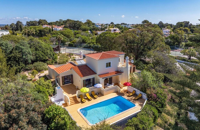 Stunning 4 bedroom villa with heated pool and sea views in exclusive area