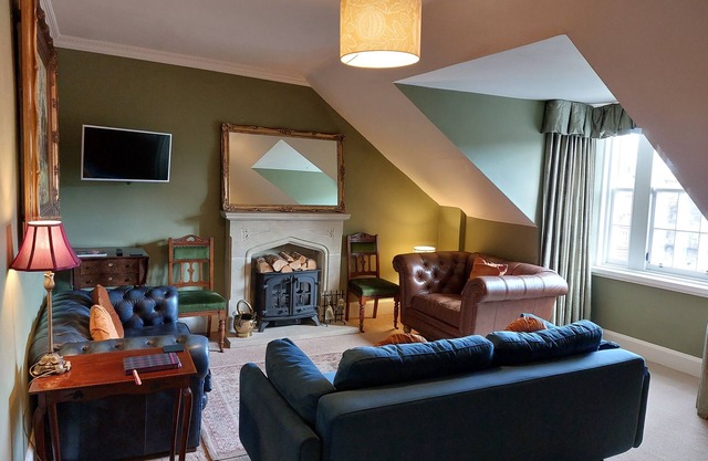 Stunning 5 Bedroom Royal Mile Penthouse